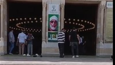 استعدادات أسرة الفنان أحمد قنديل لتشييع جثمانه من مسجد الحصري| بث مباشر