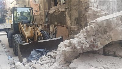 مسجلة بالتراث.. تفاصيل انهيار مطبعة تاريخية داخل عقار بالإسكندرية وفحص للعقارات المجاورة 