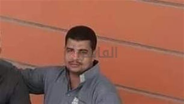 العامل المتوفى مع