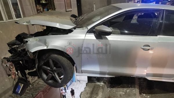 سيارة معلقة بمحور