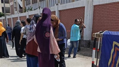 انهيار طالبة ثانوية عامة في المنيا خلال امتحان الفيزياء
