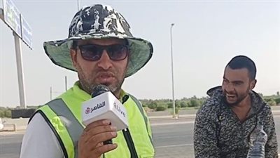 موظف يعثر على شاب مشرد يعاني نفسيًّا بصحراء السويس: أعمامه استولوا على ميراثه وطردوه | بث مباشر 
