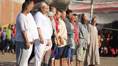 هنلعب تاني | لاعبو مباراة كرة قدم بالصديري والكلسون في البحيرة: عاوزين ملعب