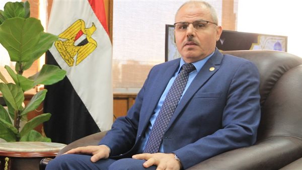 رئيس جامعة قناة السويس