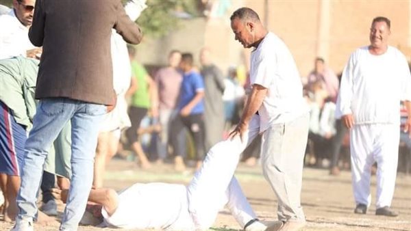 مباراة كرة قدام لكبار