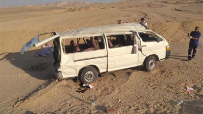 جثة و10 مصابين.. ننشر الحالة الصحية لمصابي حادث انقلاب ميكروباص في قنا