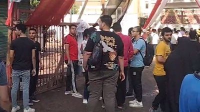 لأداء امتحان اللغة الأجنبية الأولى.. توافد طلاب الشهادة الثانوية على لجان الامتحانات بالمحافظات| بث مباشر 