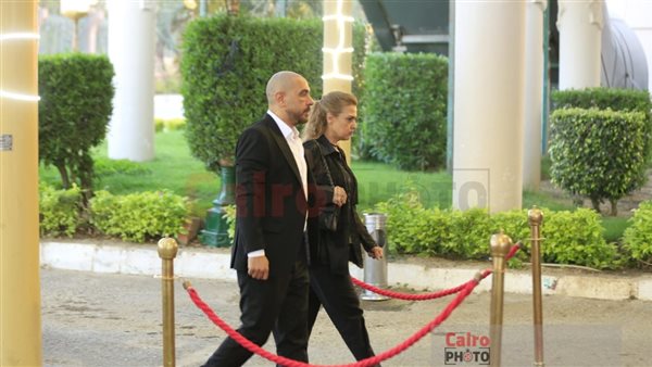 سيمون في عزاء علاء