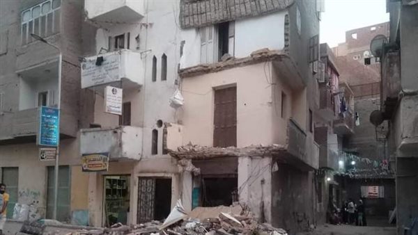 انهيار جزئي لعقار