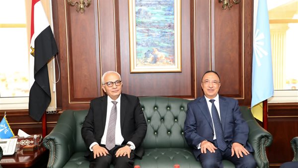 وزير التعليم ومحافظ