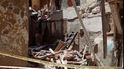 جيران المسن المتوفي إثر انهيار عقار قديم بالإسكندرية: دخل يجيب قطط مربيها لما شاف الطوب بيقع| بث مباشر