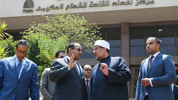 وزير الأوقاف يتفقد