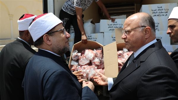 وزير الأوقاف ومحافظ