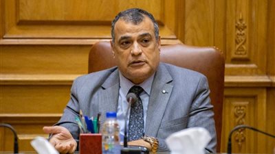 وزير الدولة للإنتاج الحربي يتلقى تقريرًا بموقف منظومة الشكاوى بالوزارة
