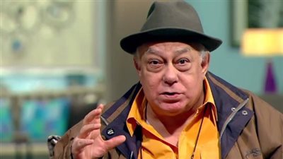 بقرار من وزير الصحة.. تحويل الشاعر شوقي حجاب إلى العناية المركزة بمستشفى زايد 