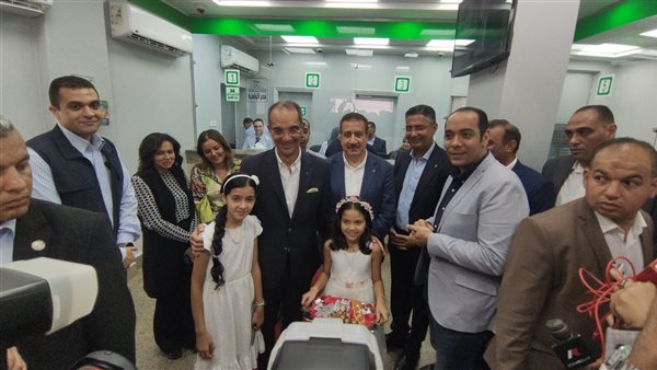 وزير الاتصالات ومحافظ