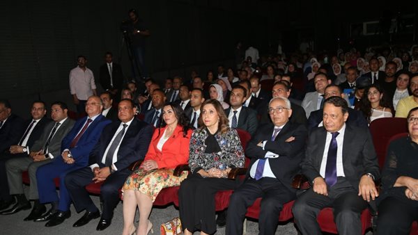 وزيرة الثقافة تشهد