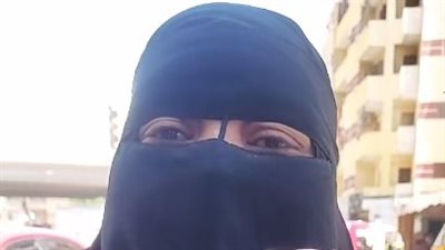 سيدة تستغيث من جيرانها بالمقطم: استغلوا موت جوزي وهجموا على عيالي اليتامى وضربوهم | بث مباشر