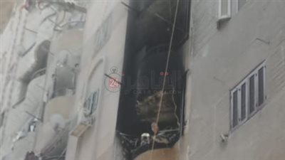 حريق يلتهم 3 شقق سكنية بمنطقة فيصل والحماية المدنية تحاصر النيران | صور