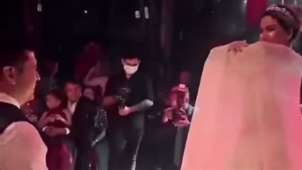 عروس ترقص ببدلة رقص