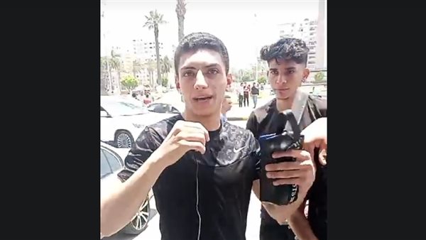 طالب بالثانوية العامة