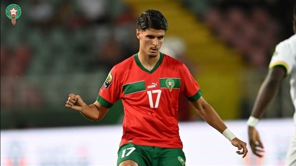 أسامة العزوزي لاعب