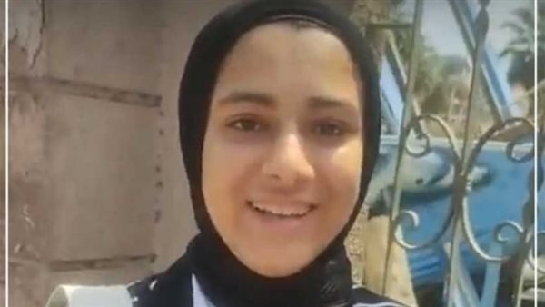 إحدى طالبات الثانوية