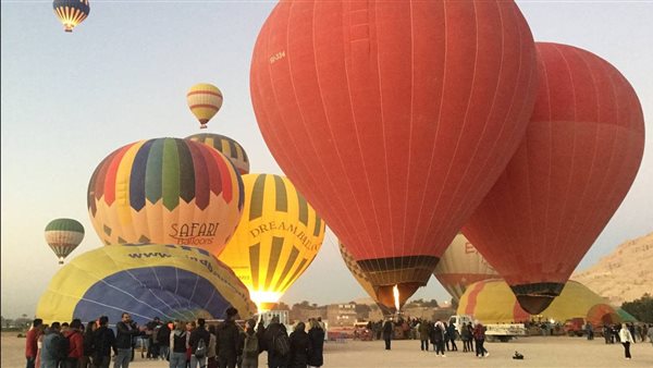 البالون الطائر بالأقصر