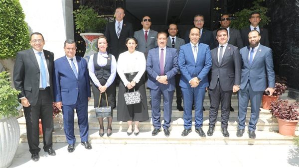 محافظ المنوفية ووفد