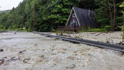 فيضانات أمريكا.. خسائر تصل لـ 5 مليارات دولار وتأجيل وإلغاء 1000 رحلة جوية 