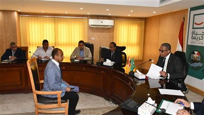 محافظ الفيوم يوجه بتقديم الدعم الطبي اللازم لعدد من الحالات المرضية.. وبتنفيذ مطالب ذوي أحد الشهداء