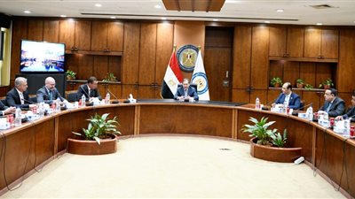 وزير البترول يبحث فرص التعاون مع شركة كاتربيلر إنك العالمية