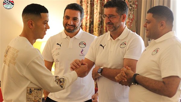 فيتوريا وعاشور 