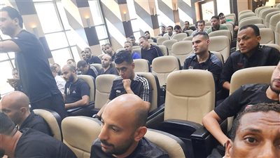 وليد العطار يجتمع بحكام الدرجة الثانية بعد الوقفة أمام اتحاد الكرة