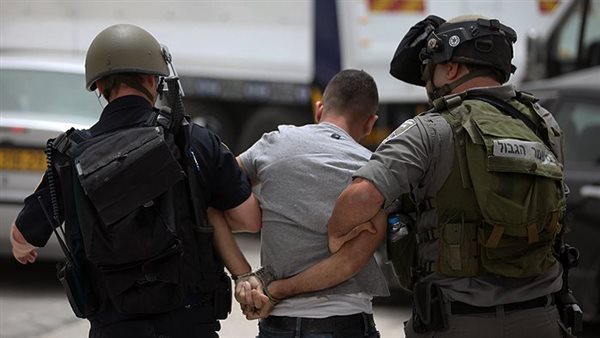 قوات الاحتلال تعتقل