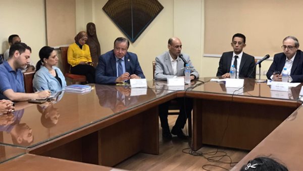 جانب من الندوة 