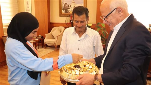 الأولي علي التعليم