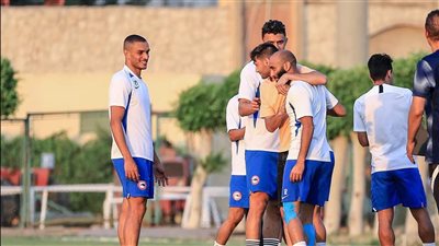 نيدفيد يودع زملائه في فيوتشر استعدادًا لعودته لـ الأهلي| صور