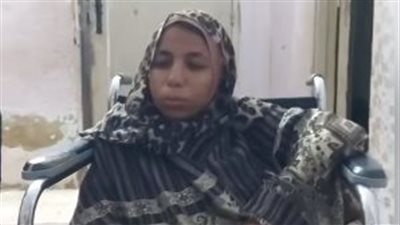 ولدت كفيفة وفاجأها القدر بشلل نصفي بعد إبصارها.. رحلة إسراء بين الفقد والعطاء: نفسي أعيش طبيعية | فيديو
