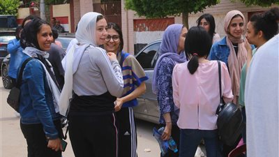 فرحة بين طلاب الثانوية العامة بالدقهلية لسهولة الجبر