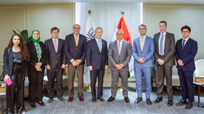 اقتصادية القناة تبحث مع السفير الكوري سبل التعاون في مجال الاستثمار