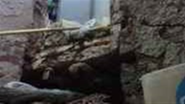 انهيار حائط 