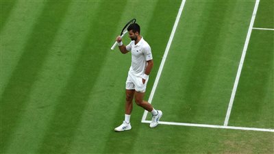 دجوكوفيتش يتأهل لنهائي ويمبلدون للمرة الخامسة على التوالي