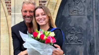 تامر هجرس يحتفل بتخرج ابنته في إحدى جامعات إنجلترا: فخور بكِ