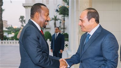 آبي أحمد يشيد بالرئيس السيسي وجهود التنمية بمصر.. ويؤكد: سد النهضة ستكون له فوائد كبيرة للجميع