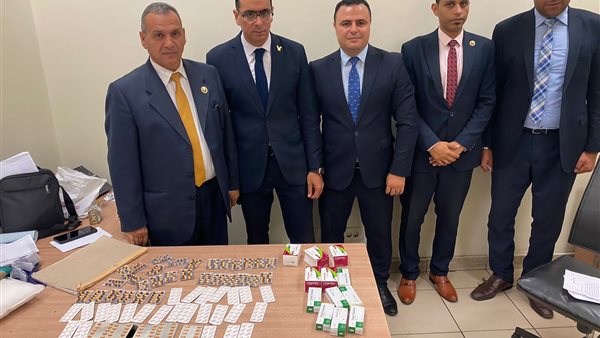  سلطات جمارك مطار