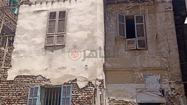 العقار المنهار