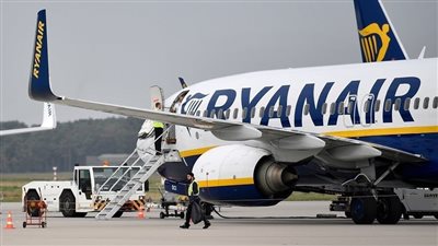 بعد إصابة ركاب.. مطبات هوائية تجبر طائرة ألمانية على الهبوط اضطراريا