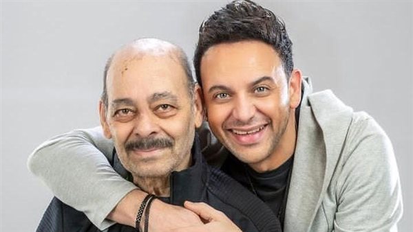 مصطفى قمر ووالده