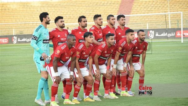 لاعبو الأهلي